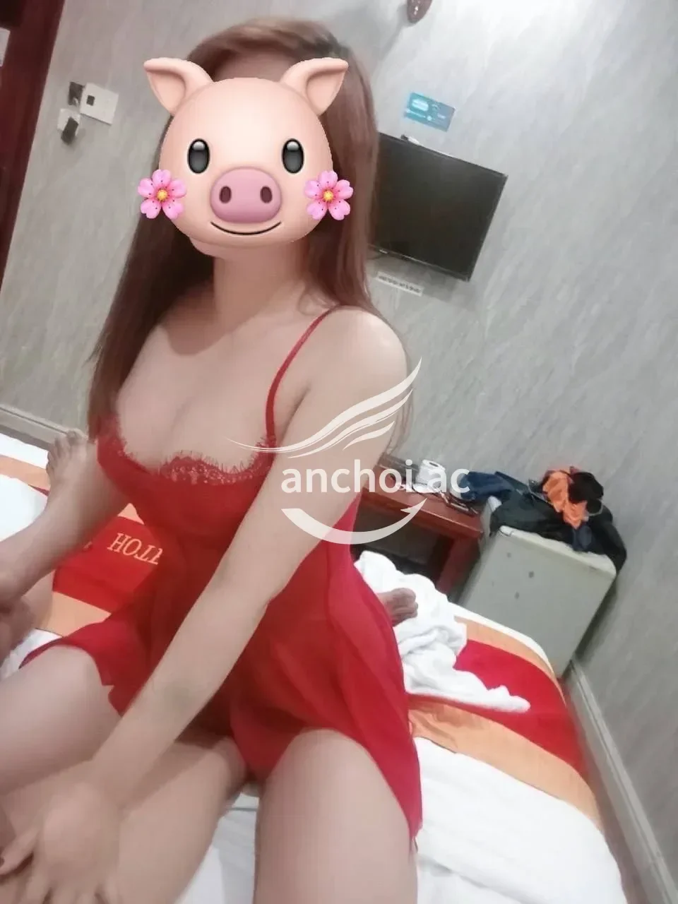 Ảnh checker Tiêu Kiếm chụp khi gặp HUYỀN MY ♥️ MASSA 😘 NGỰC TO - MÔNG BỰ ✨ (ảnh 2/5)