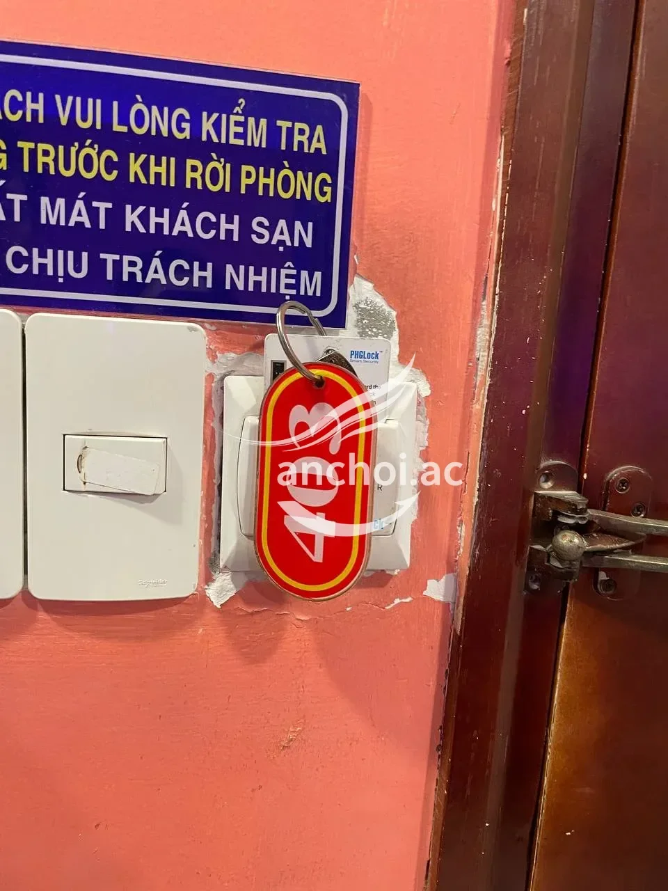 Ảnh checker nonghoainam chụp khi gặp Cẩm Như - Mùa Hè Rực Lửa Với Cô Nàng Nóng Bỏng  (ảnh 1/5)