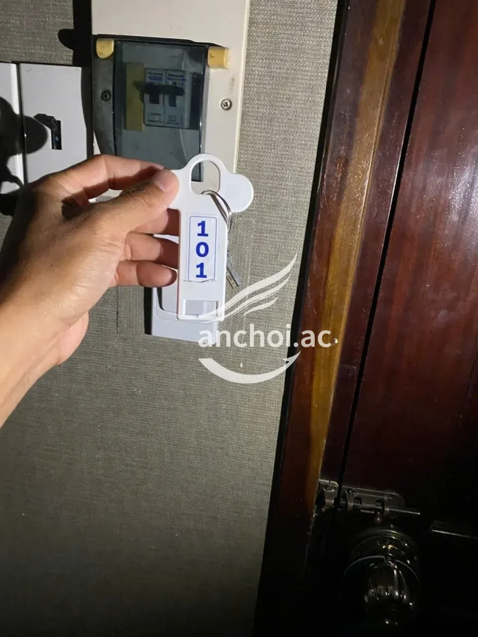 Ảnh checker Remix chụp khi gặp Vú Bự ⭐Thùy Anh Kỹ Năng Đĩnh Phục Vụ Nhiệt Tình Chu Đáo (ảnh 4/4)