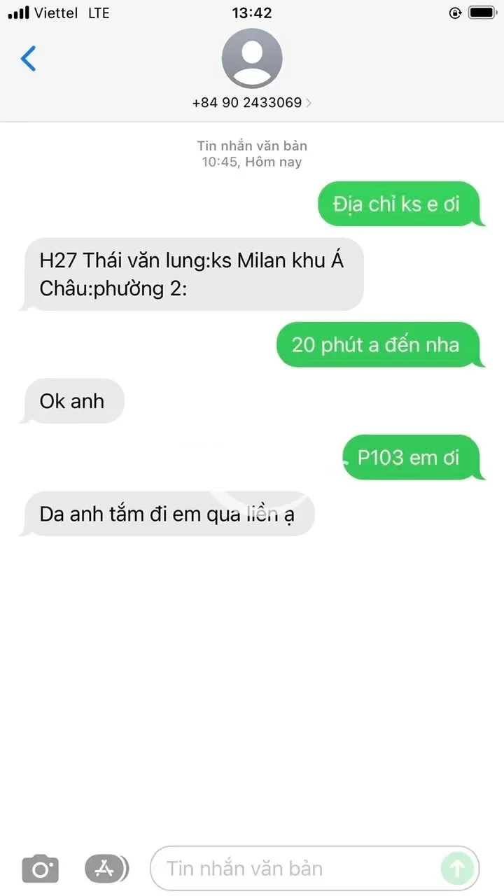 Ảnh checker Black chụp khi gặp Lâm Gia Linh siêu mẫu chân dài miên man  (ảnh 1/4)