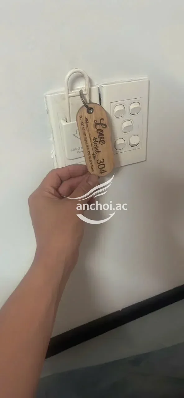Ảnh checker Long Nguyễn  chụp khi gặp NGỌC HUYỀN - CÔ NÀNG TÓC NGẮN PHỤC VỤ NHƯ NGƯỜI TÌNH (ảnh 1/5)