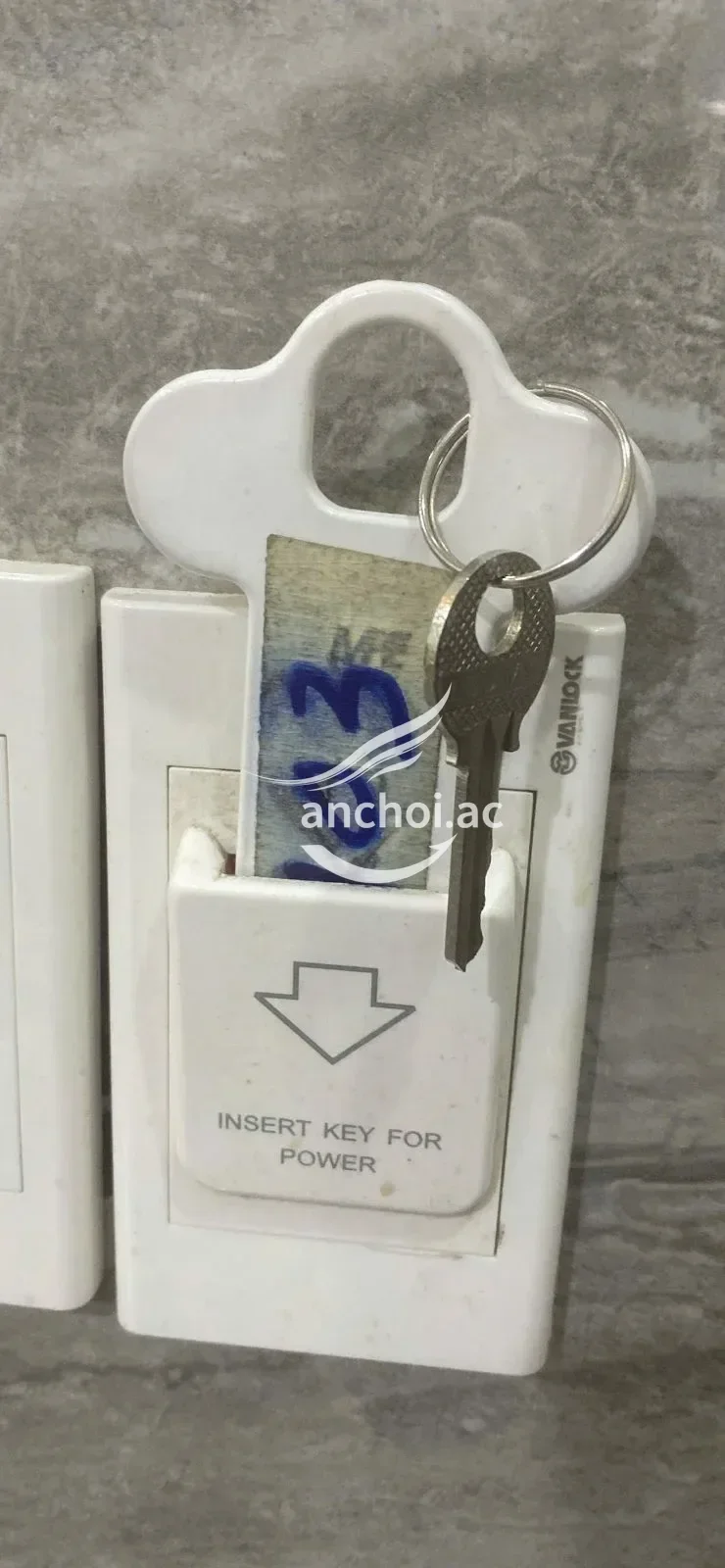 Ảnh checker Lò tôn lò tôn chụp khi gặp Bé Linh Đan mặt đẹp vú to xinh  (ảnh 2/5)