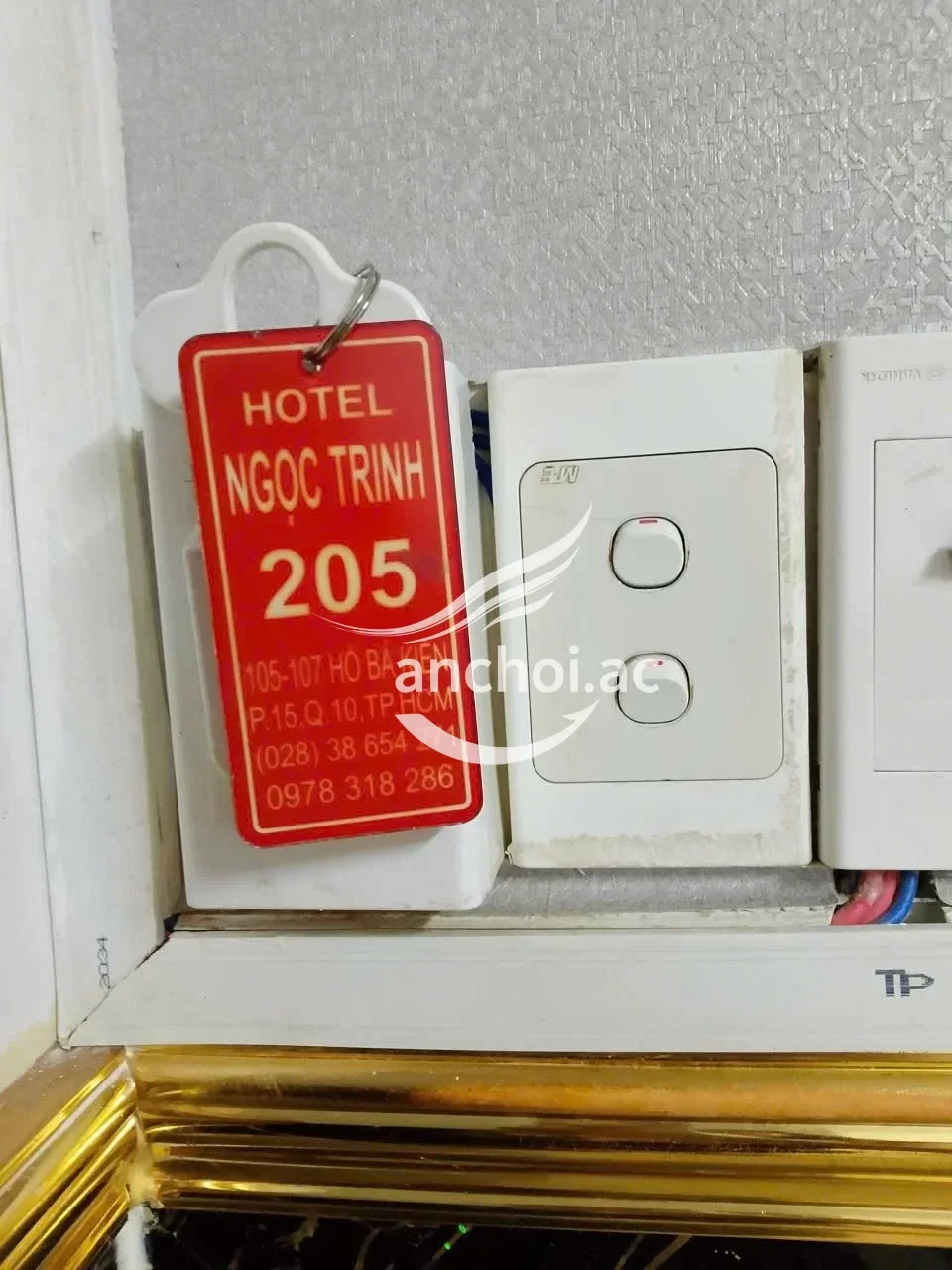Ảnh checker Levquan chụp khi gặp Anh thư sexy cân mọi cuộc chơi (ảnh 3/4)