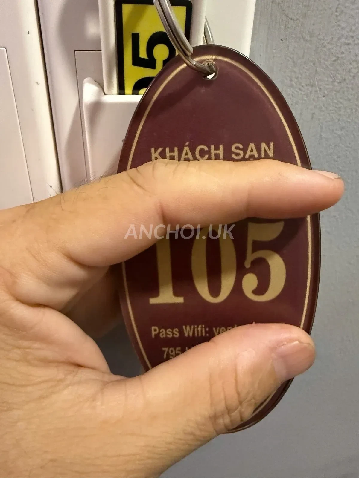 Ảnh checker Tần Vô Nhân chụp khi gặp VÂN ANH - DA TRẮNG - DÁNG XINH - CHIỀU KHÁCH HẾT MÌNH (ảnh 1/4)