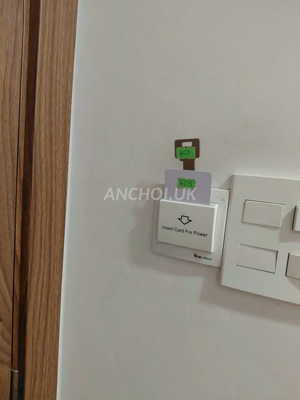 Ảnh checker Cung khủ chụp khi gặp Ly Na :XINH XẮN,DÁNG ĐẸP, MÔNG CONG,CỰC CHIỀU KHÁCH (ảnh 3/4)