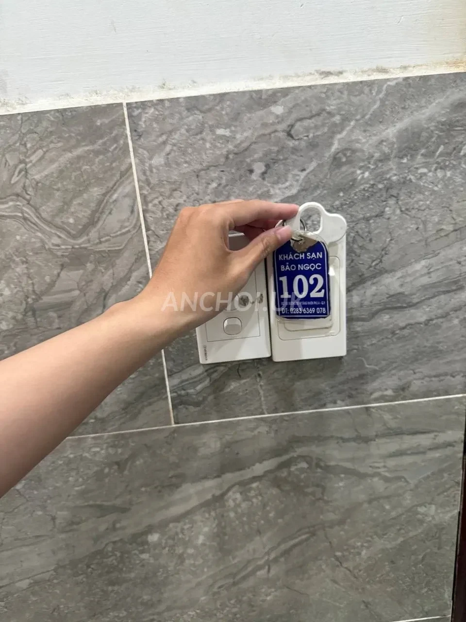 Ảnh checker Linh Chi chụp khi gặp THẢO JENNY EM GÁI XINH XẮN NÕN NÀ CHIỀU KHÁCH (ảnh 1/5)